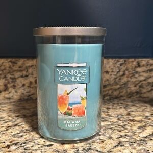 Yankee Candle Bahama Breeze Blue Candle